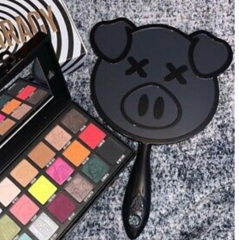 Shane dawson black pig mirror